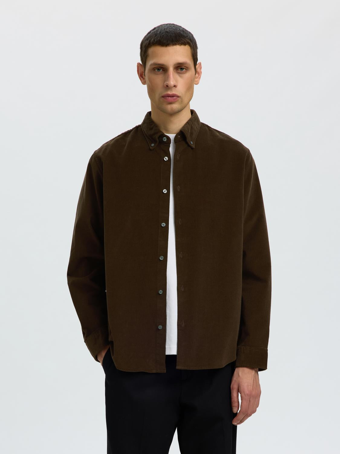 model_shot-front
